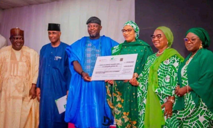 Senator Oluremi Tinubu Donates ₦500 Million to Support Adamawa Flood Victims