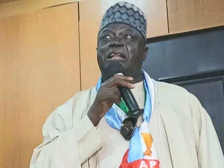 High Profile PDP Leader Moves to APC Amid 2027 Political Jostle